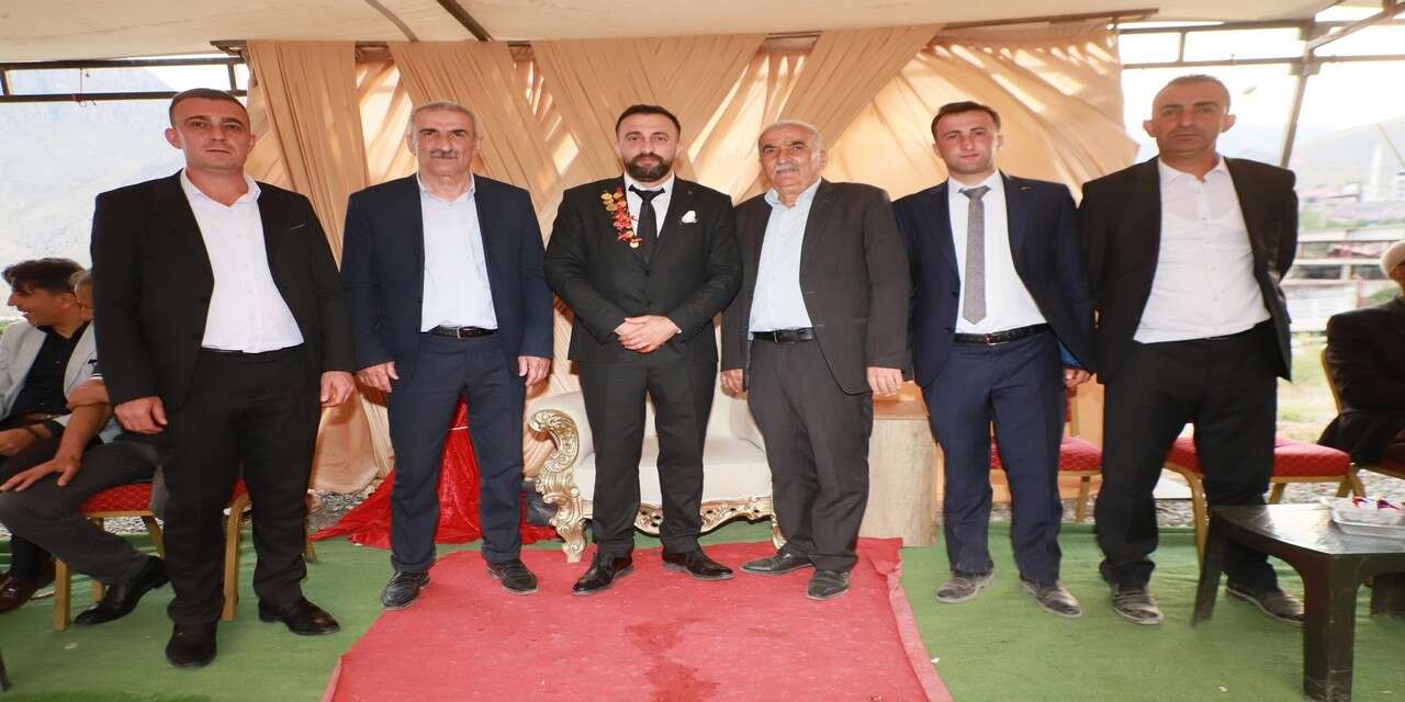 Tenik Ailesinin Görkemli Düğünü