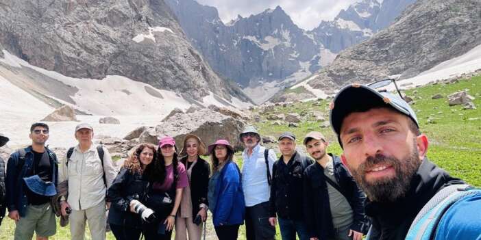 Hakkari'nin etkileyici coğrafyasını fotoğrafladı