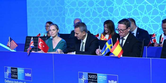 NATO Zirvesi: Türkiye 300 milyon dolarlık anlaşma imzaladı