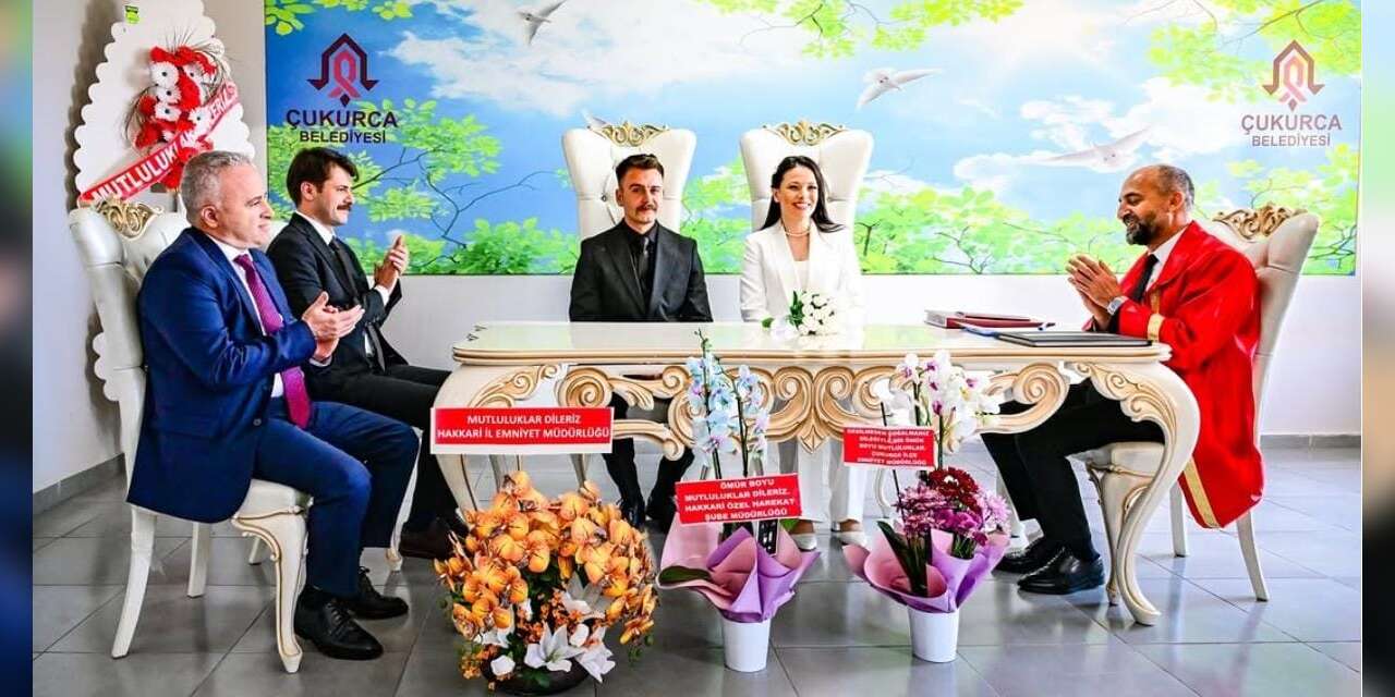 Çukurca'da Polis Memuru Tunahan Erik Dünya evine girdi