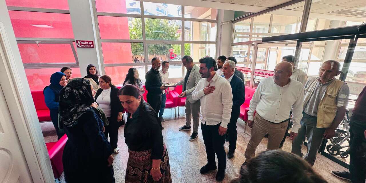 DEM Parti Hakkari heyetinden hastalara geçmiş olsun ziyareti