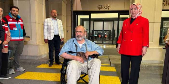 40 Yıl Sonra Türkiye'ye Döndü! Duygulandıran Kavuşma