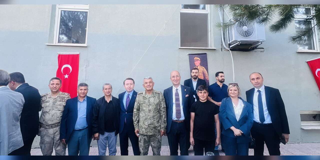 Başkan Büyüksu, Hudut Alay Komutanlığı Devir-Teslim törenine katıldı