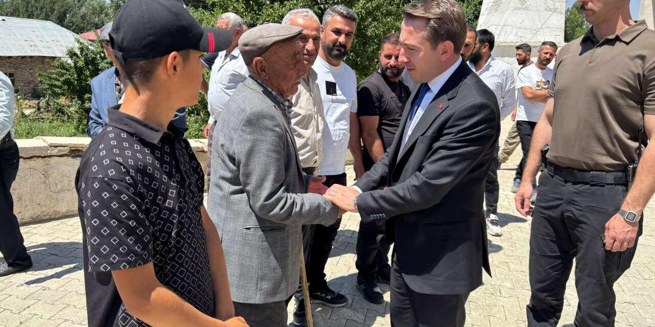 Yüksekova Kaymakamı Hülür, Adaklı Köyü'ne ziyaret