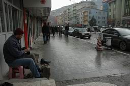 HAYAT NORMALE DÖNMEYE BAŞLADI