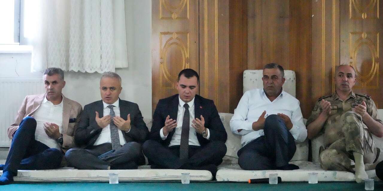Vali Vekili Cüneyt Zor'dan Ertunç Ailesine Taziye ziyareti