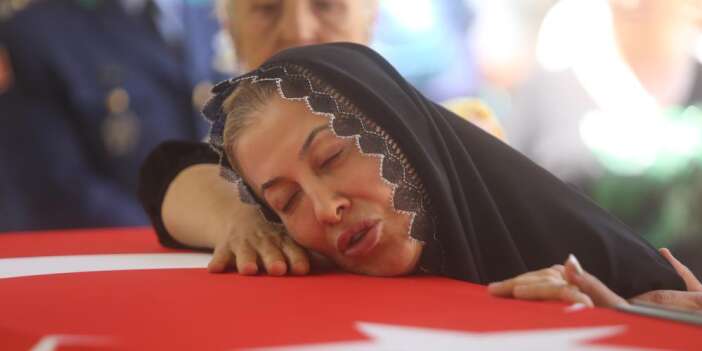 Yüksel Işık'a Memleketi Bursa'da gözyaşlarıyla veda