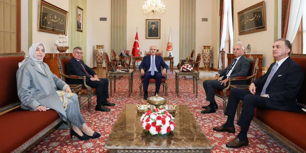 AK Parti heyeti arasında ‘süreç’ görüşmesi