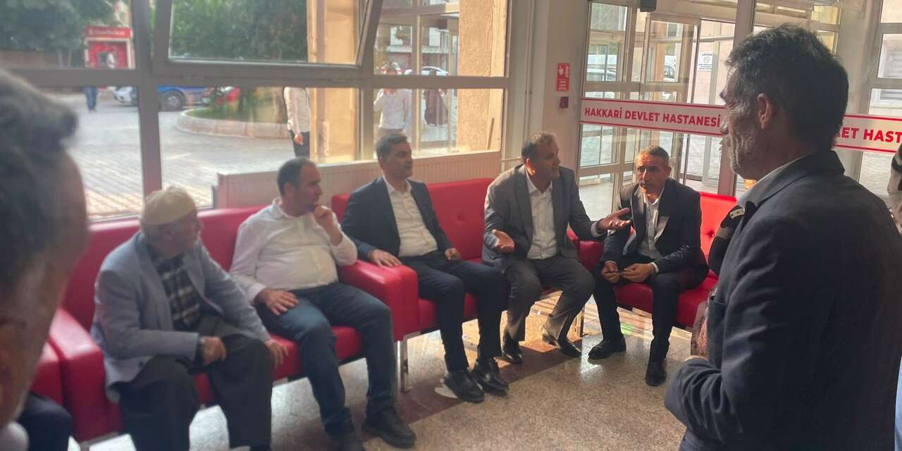DEM Parti heyeti acılı aileleri ve hastaları yalnız bırakmadı
