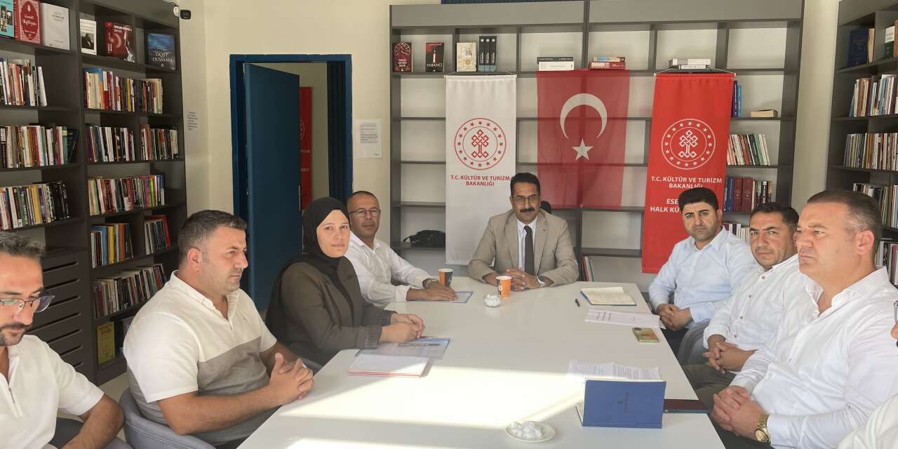 Hakkari'de kütüphaneler Esendere'de bir araya geldi