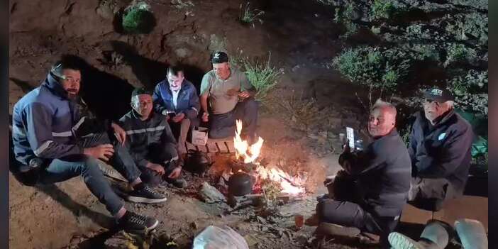 Hakkari'de 3 bin 500 rakımda su arızasına dondurucu soğukta müdahale