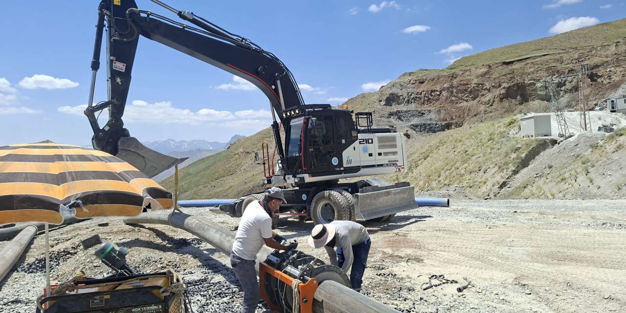 Hakkari’de 3 bin 500 rakımda su mesaisi