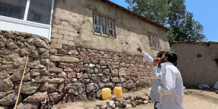 Yılanlar evi sardı, Özmen ailesi çaresiz kaldı