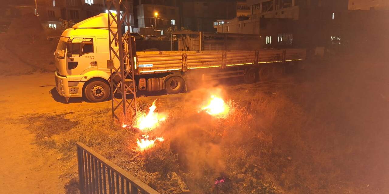 Hakkari'de anız yangınına hızlı müdahale