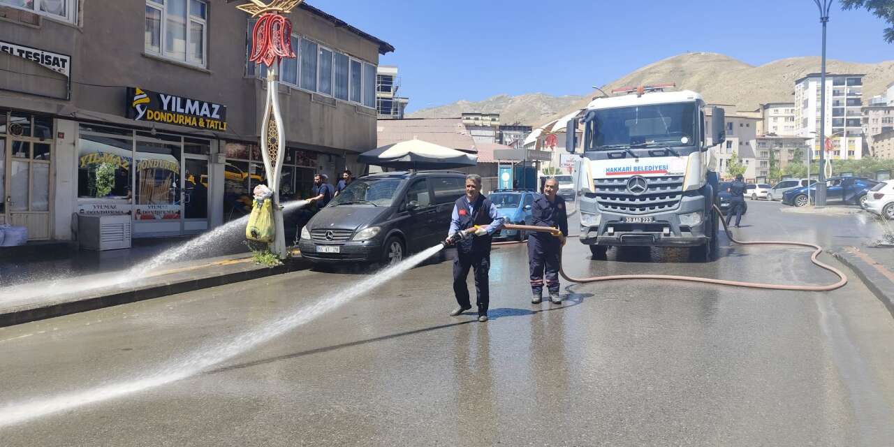 Hakkari'de temizlik seferberliği devam ediyor
