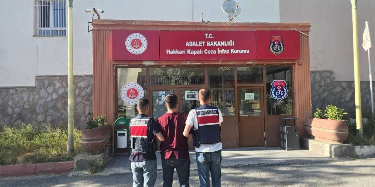 Hakkari'de aranan 4 hükümlü JASAT operasyonuyla yakalandı