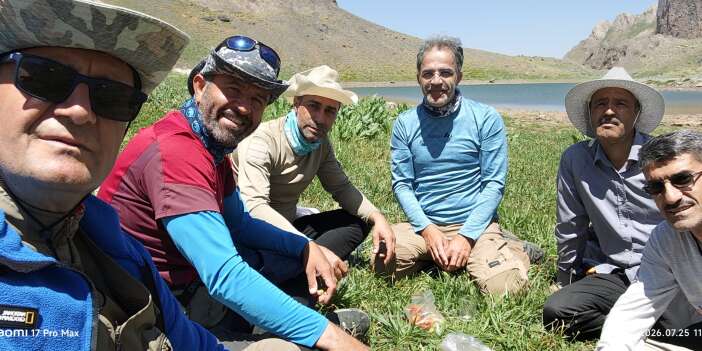 Hakkari'de Buzul Göllerini aşan 35 kilometrelik doğa yürüyüşü tamamlandı