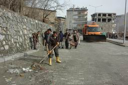 KARAYOLLARINDAN ÇEVRE TEMİZLİĞİ