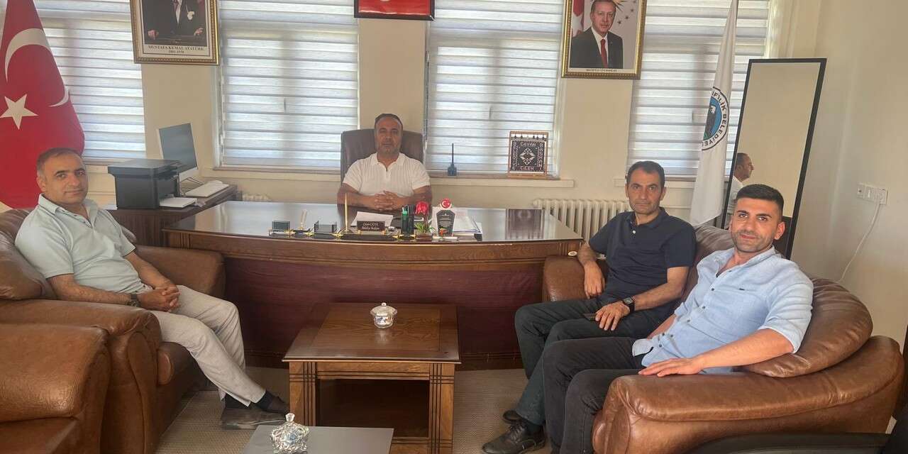 Türk Kızılay heyetinden Başkan Çiçek'e nezaket ziyareti