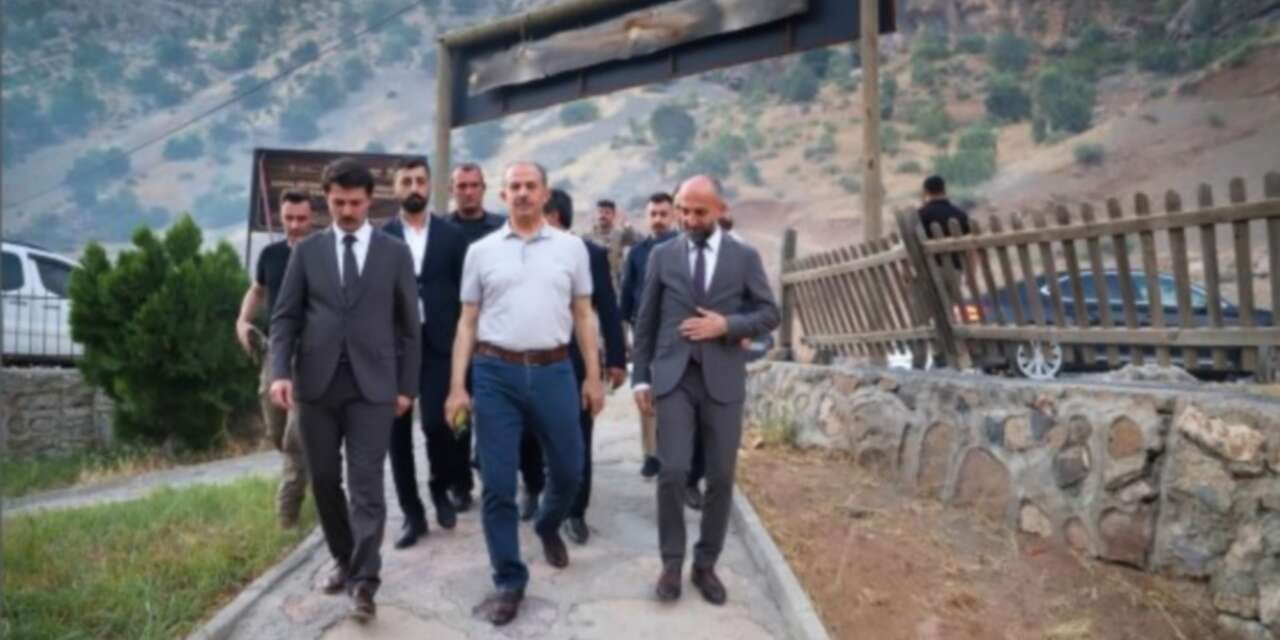 Başkan Demir, Protokol Üyelerini Çınaraltı Bungalov Evleri'nde ağırladı