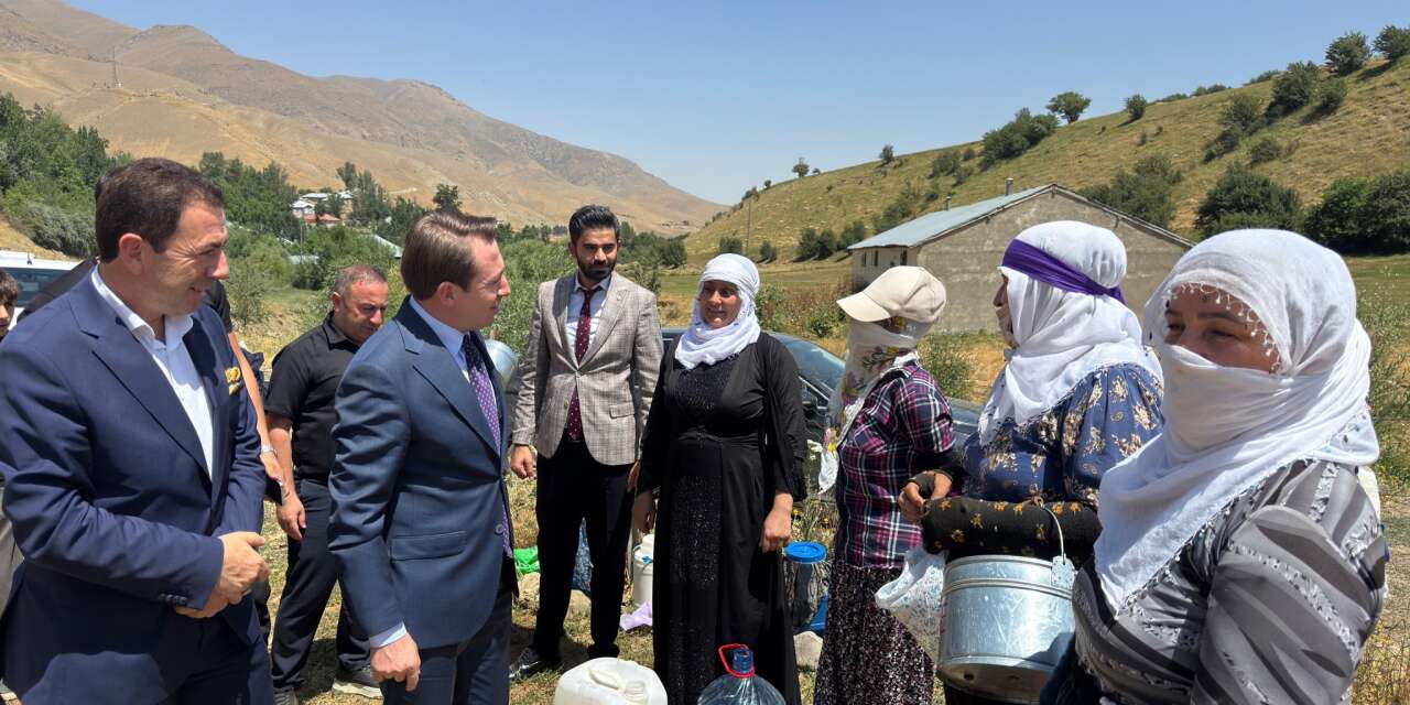 Kaymakam Hülür, Berivanlarla bir araya geldi