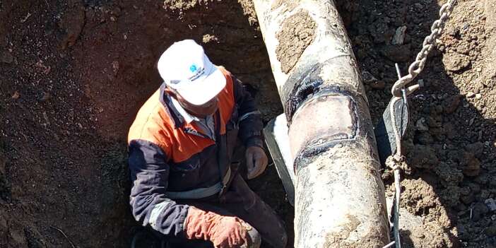 Hakkari'de kavurucu sıcakta zorlu mesai