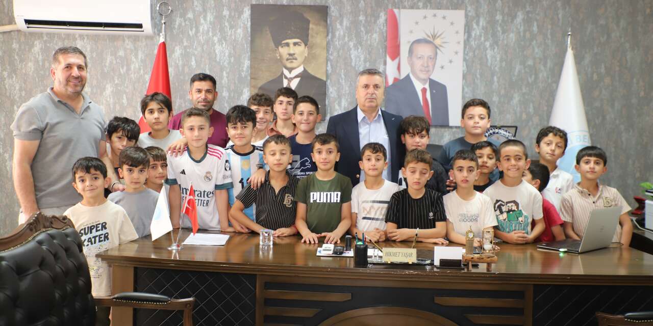 Bağışlı bölgesinde gelen çocuklardan Başkan Yaşar'a ziyaret