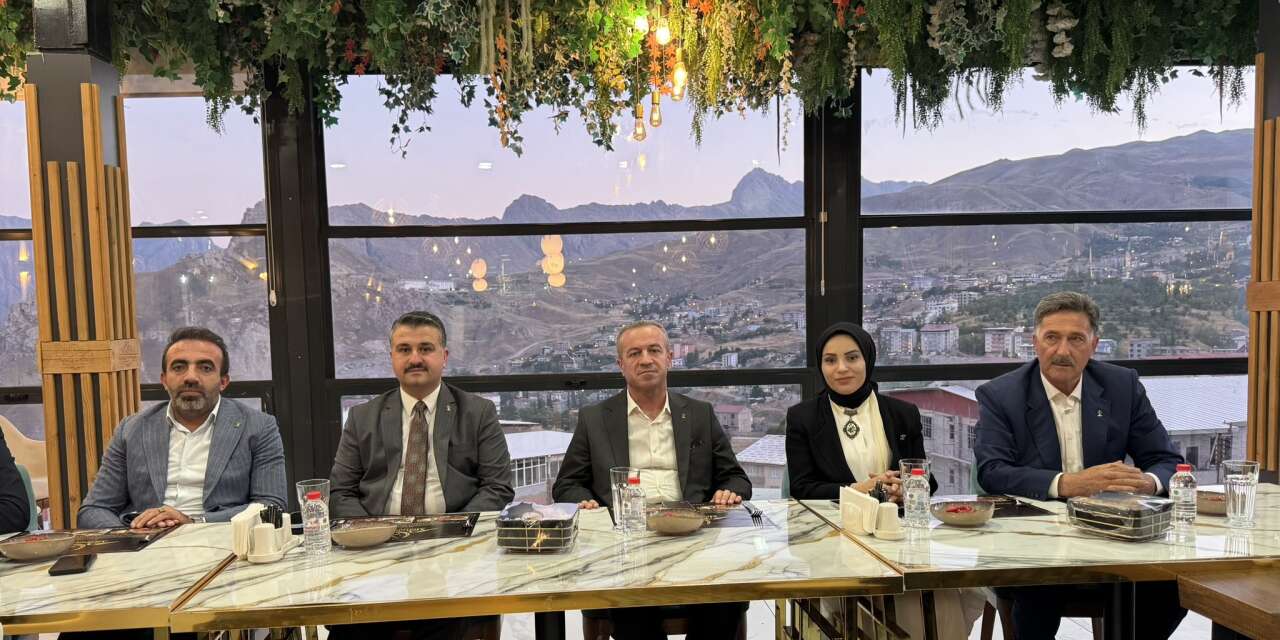 AK Parti Hakkâri Teşkilatı STK Temsilcileri ile bir araya geldi