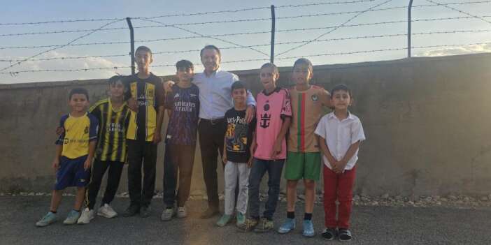 Çocukların Büyük Sevinci: Kaymakam Hülür sahaya indi
