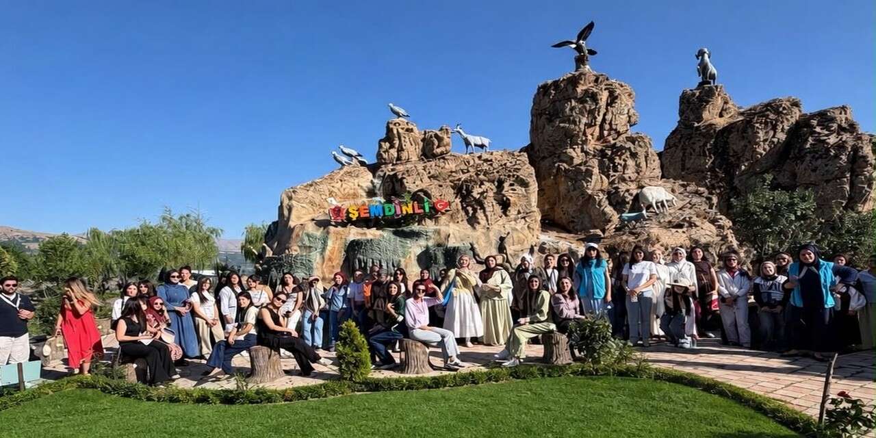 Şemdinli, Adana ve Mardin'den gelen gençleri ağırladı