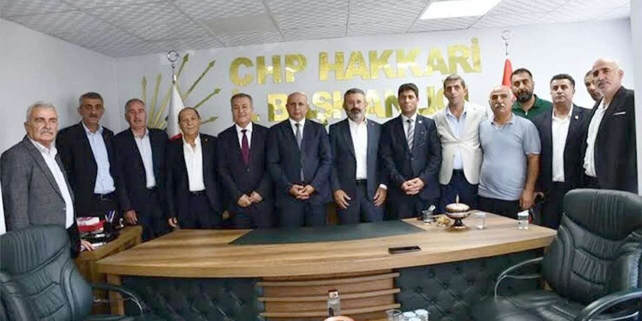 CHP Genel Başkan Yardımcıları, Demirci ve Bilek Hakkari'de