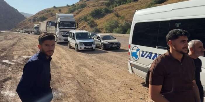 Hakkari-Van karayolunda çalışmalar sürüyor