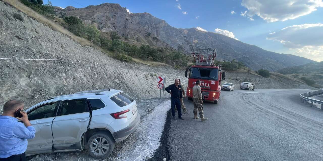 Hakkari-Van karayolunda kaza 3 yaralı