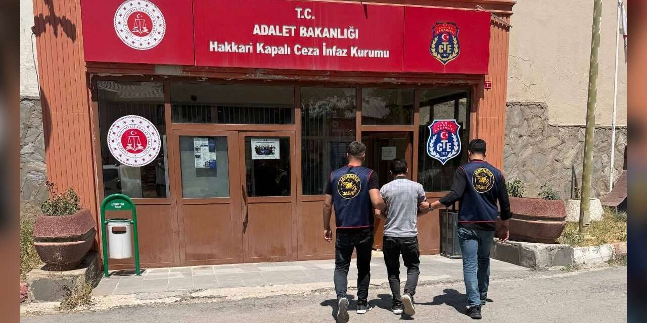 Hakkari’de aranan 2 şahıs JASAT tarafından yakalandı