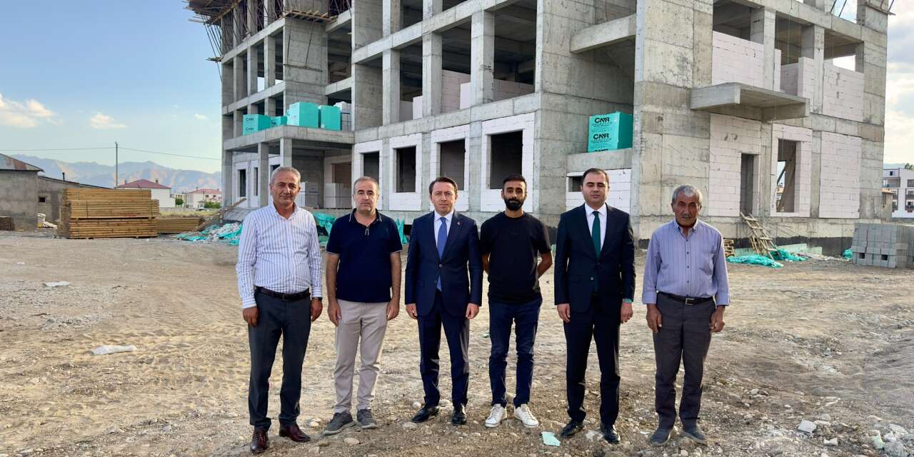 Hülür, okul inşaatını yerinde inceledi