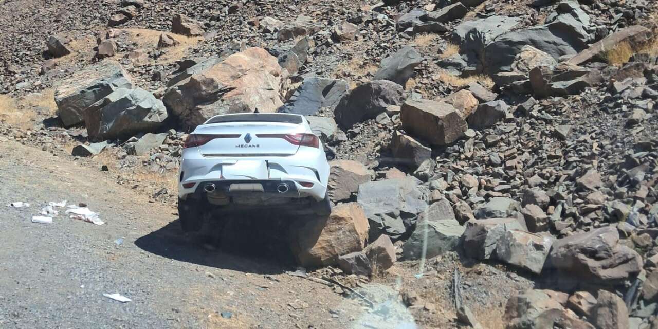 Çukurca yolunda kaza 3 yaralı