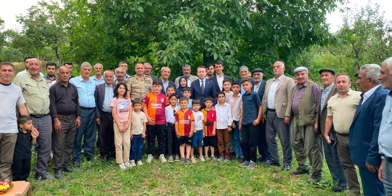 Kaymakam Hülür, Köylerde vatandaşlarla buluştu