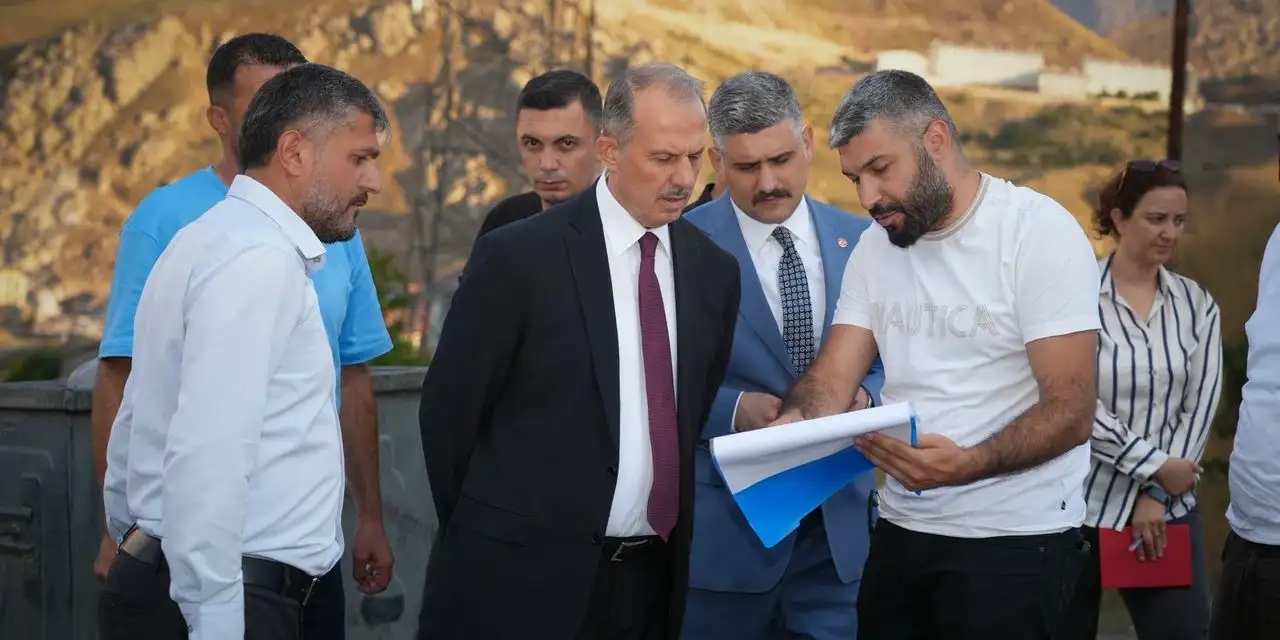 Hakkari Valisi Taşyapan altyapı çalışmalarını denetledi