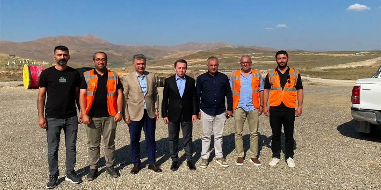 Yüksekova OSB’de altyapı çalışmaları sürüyor