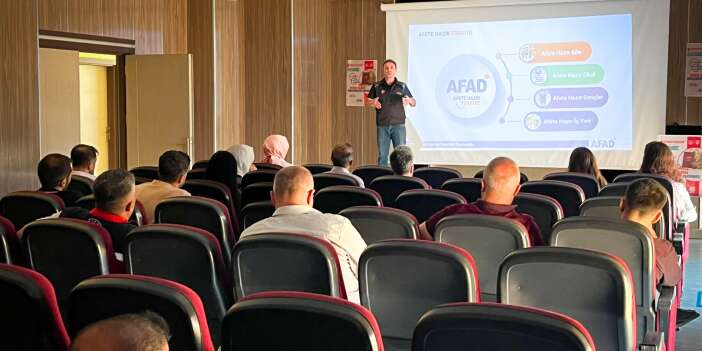 AFAD ekipleri Yüksekova’da eğitim verdi