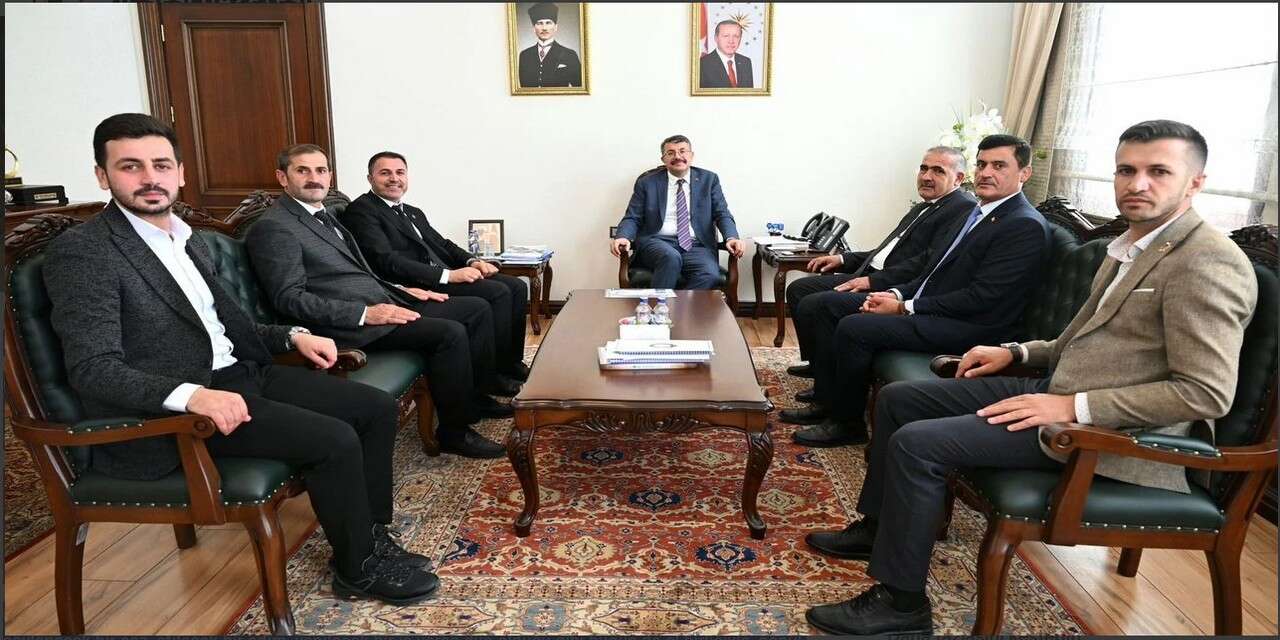 İçişleri Bakan Yardımcısı Çelik, Derecik heyetini kabul etti