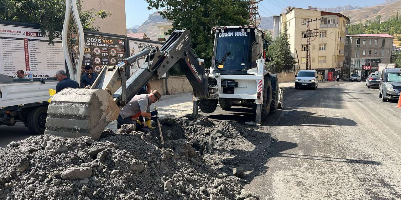 Hakkari’de su arızalarına ekiplerden yoğun mesai