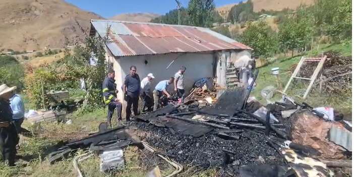 Hakkari’de tandır yangını korkuttu