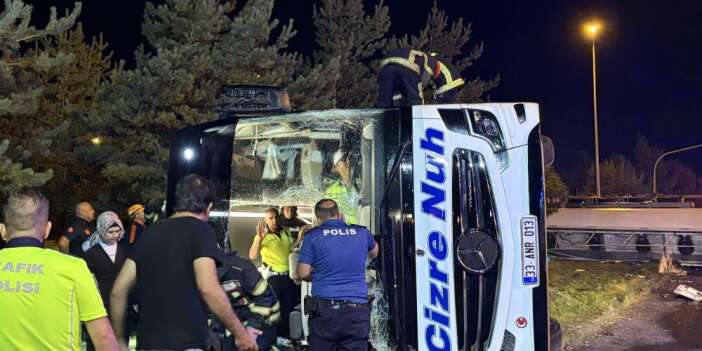 Yolucu otobüsü yakıt tankeri ile çarpıştı 4’ü ağır, 39 yaralı