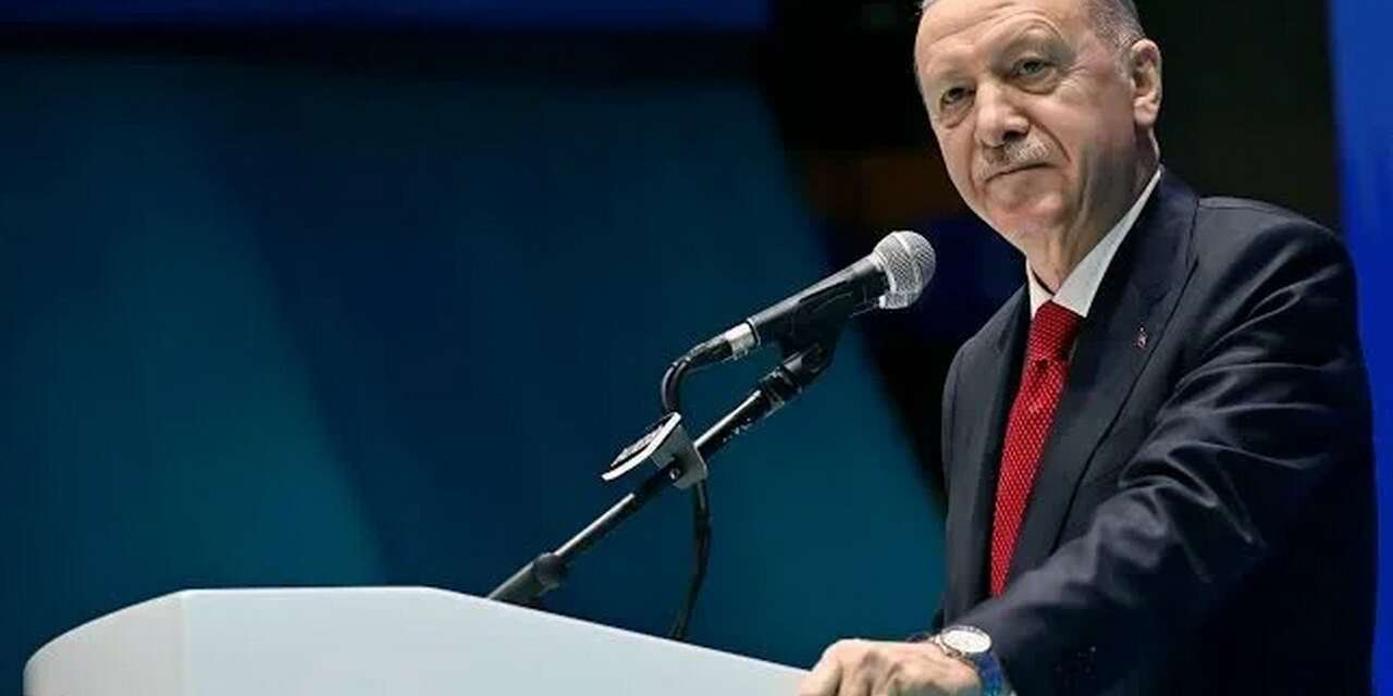 Malazgirt’e giden yol Ahlat’tan açıldı