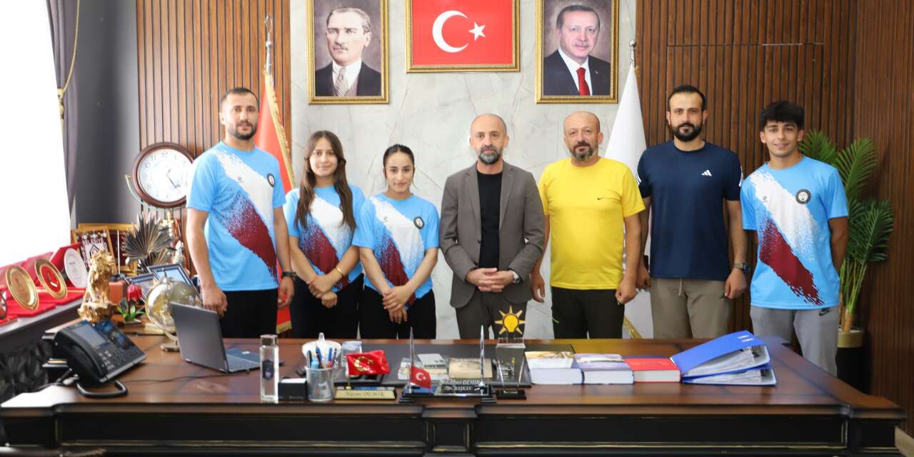 Başkan Demir, şampiyon sporcuları ağırladı