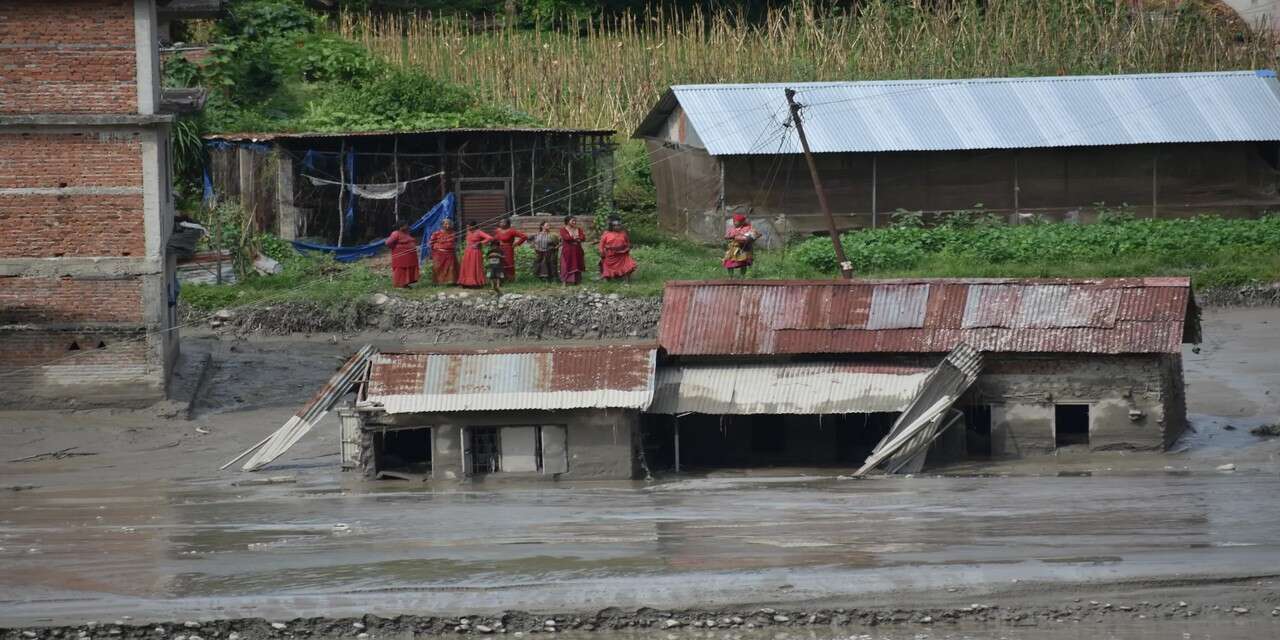 Nepal’de sel felaketi: 10 bin aile evini kaybetti