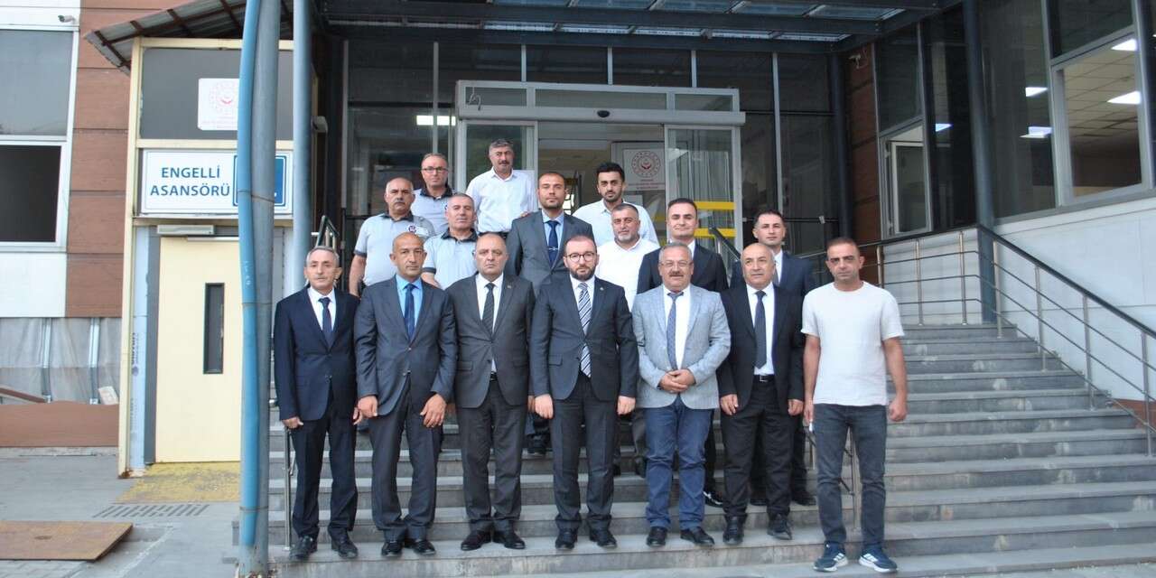 SGK Başkanı Elitaş, Hakkari İl Müdürlüğünü ziyaret etti