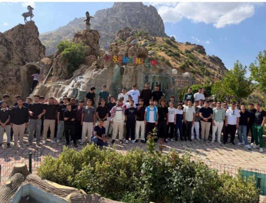Başkan Şakar, Mersin ve Mardinli Gençlerini Şemdinli'de Ağırladı