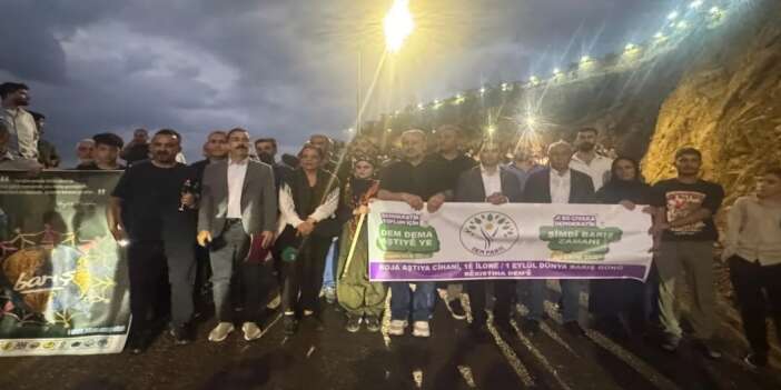 Şemdinli’de Meşaleler Barış İçin Yakıldı